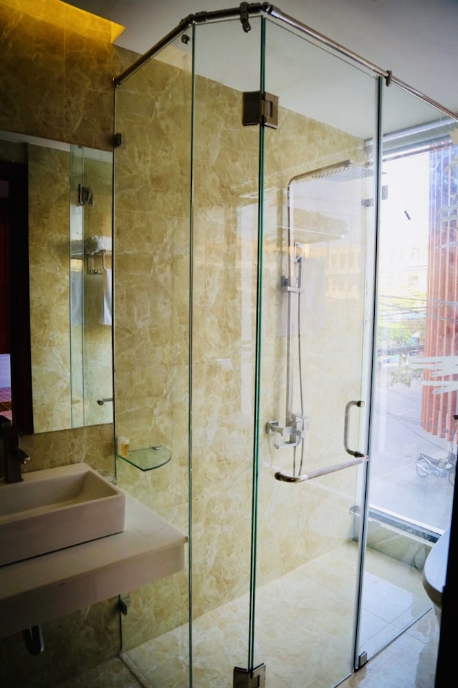 Deluxe Double Room - Photo 8