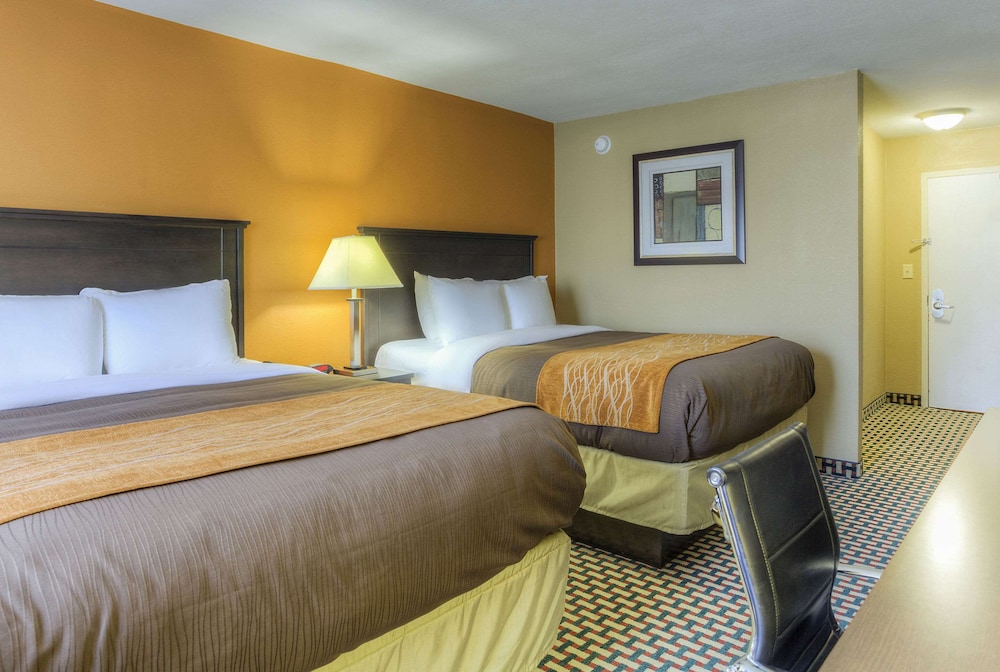Standard Room, 2 Queen Beds, Non Smoking photo 1
