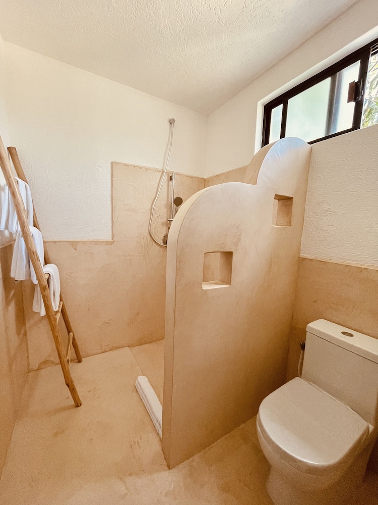 Suite, Garden View - Photo 13