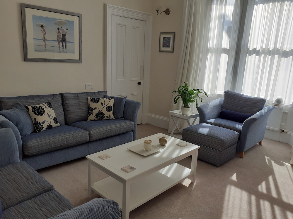 Standard Apartment, 2 Bedrooms, Ground Floor photo 2