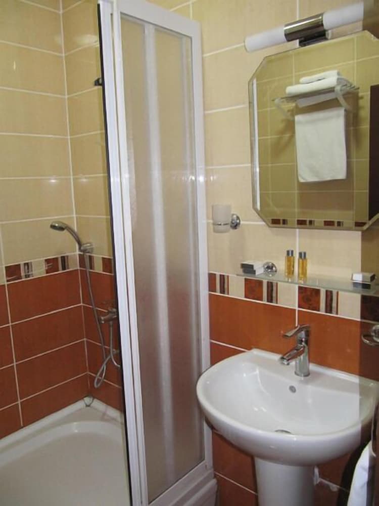 Quadruple Room photo 2