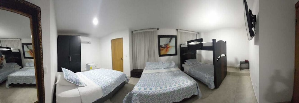 Superior Quadruple Room photo 2