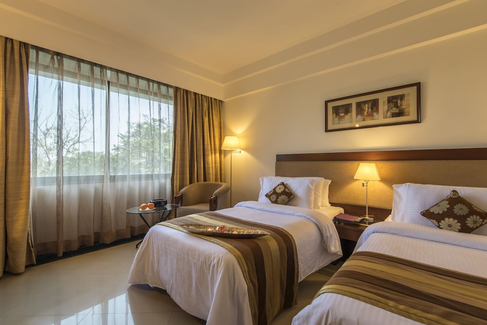 Deluxe Room - Photo 9
