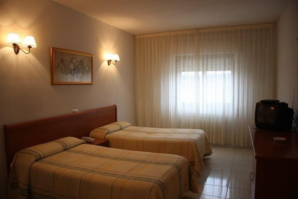 Standard Double Room - Photo 7