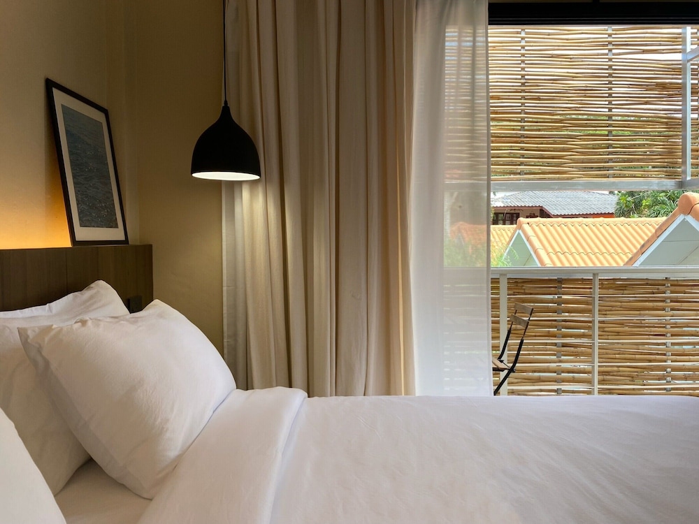 Deluxe Double Room, 1 King Bed, Garden View - Photo 5