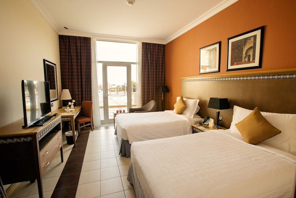 Standard Room, 1 King Bed, Pool View - Photo 1