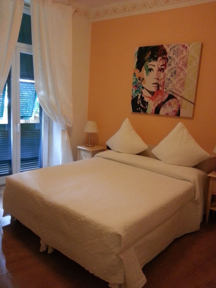 Economy Double Room, Private External Bathroom