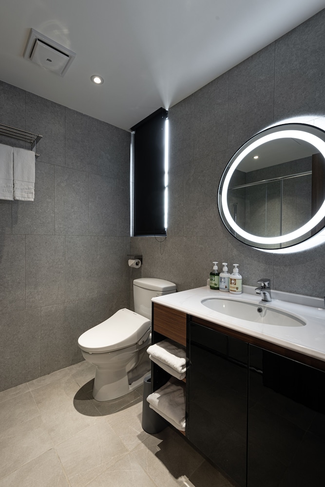 Superior Quadruple Room - Photo 8