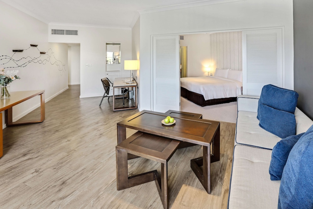 Executive Suite, City View