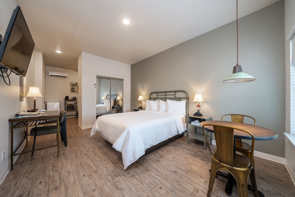 Superior Room, 1 Queen Bed, Non Smoking