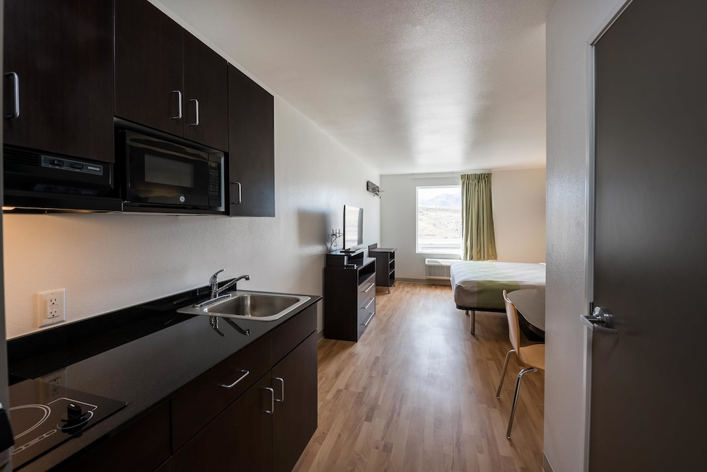 Standard Suite, 1 King Bed, Accessible, Non Smoking photo 3