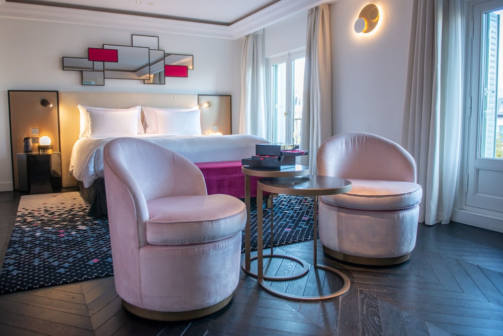 Chambre Deluxe Vue Tour Eiffel