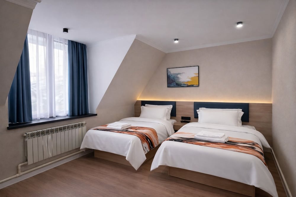 Comfort Twin Room, City View