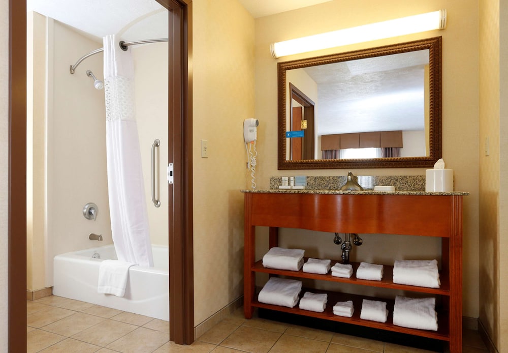 Suite, 2 Queen Beds, Non Smoking - Photo 8