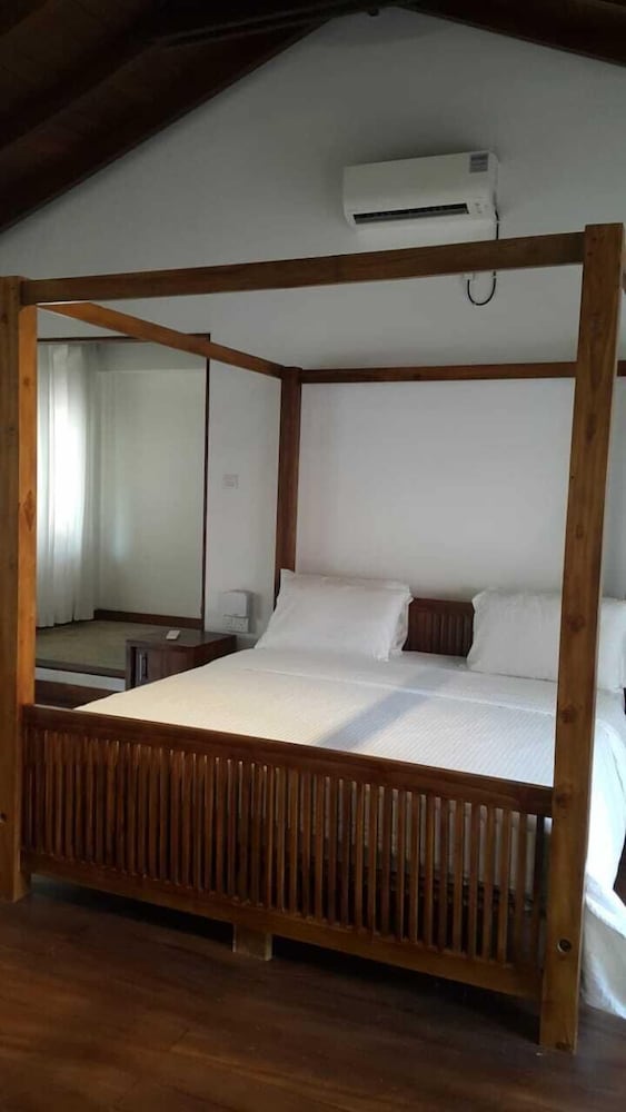 Deluxe Room, 1 King Bed, Non Smoking photo 1