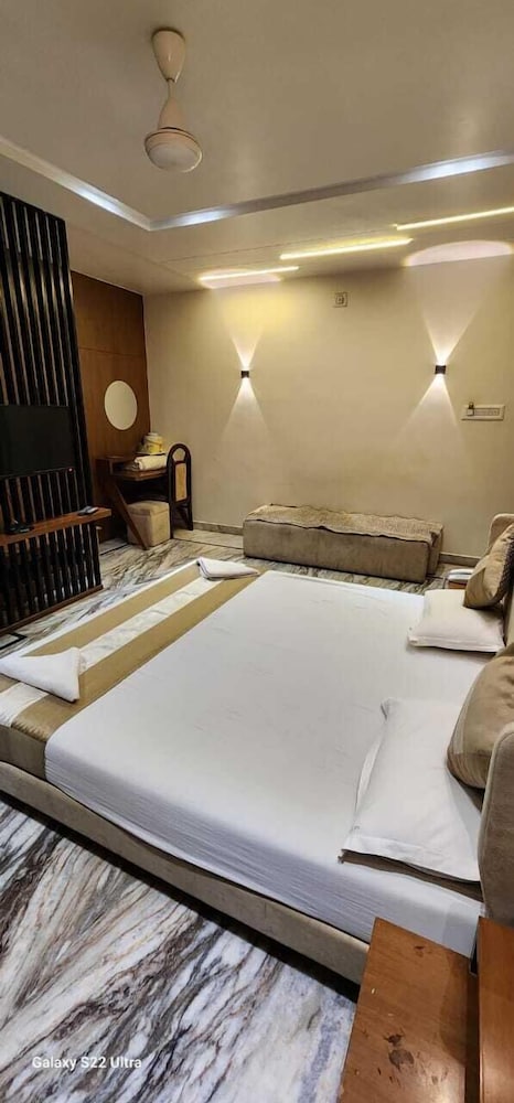 Deluxe Room - Photo 1
