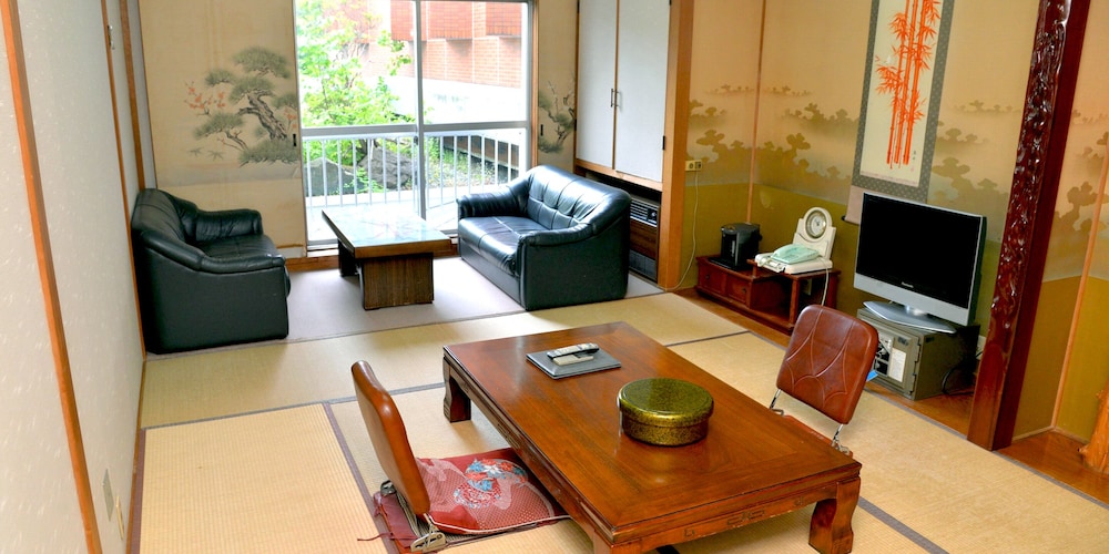 Standard Japanese-Style Room, Up to 6 people - Photo 6