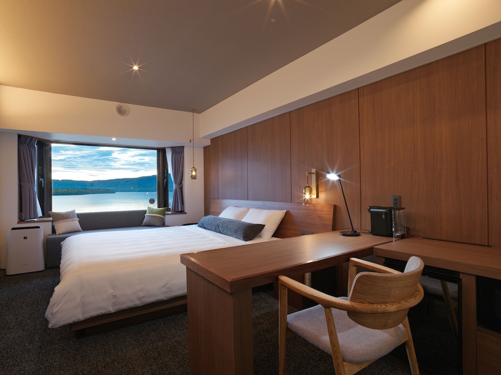 Standard Double Room, Non Smoking, Lake View photo 1