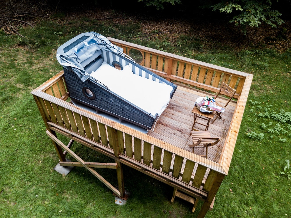 Romantic Tree House, 1 Double Bed photo 2