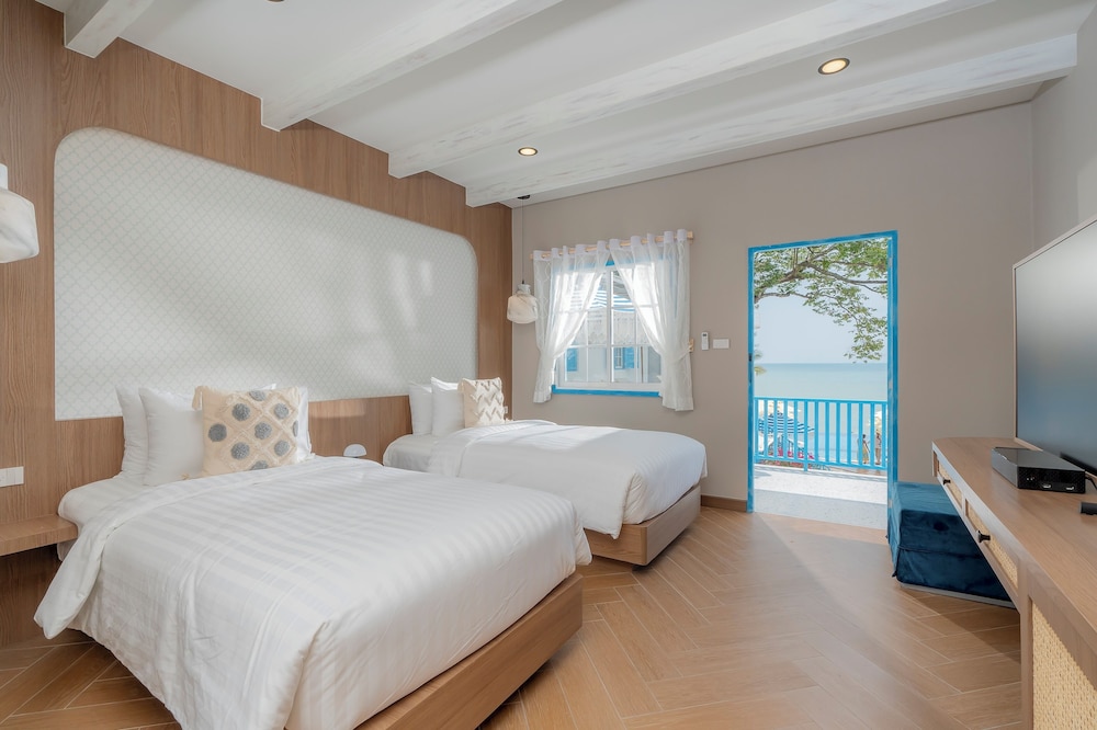 Cafe Suites 4, Superior Twin Sea View - Photo 2