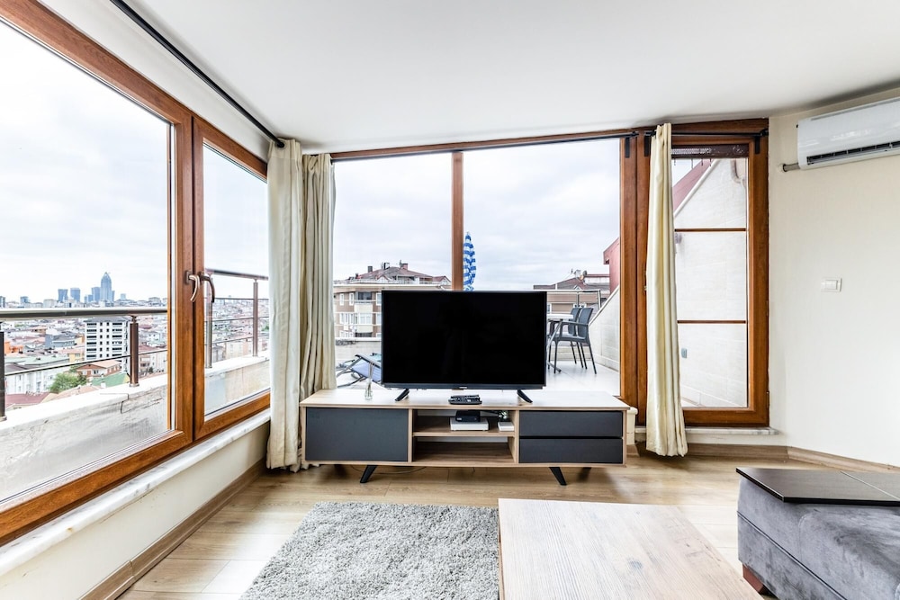 Apartment photo 1