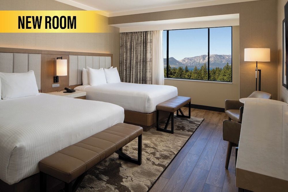 Room, 2 Queen Beds, Lake View