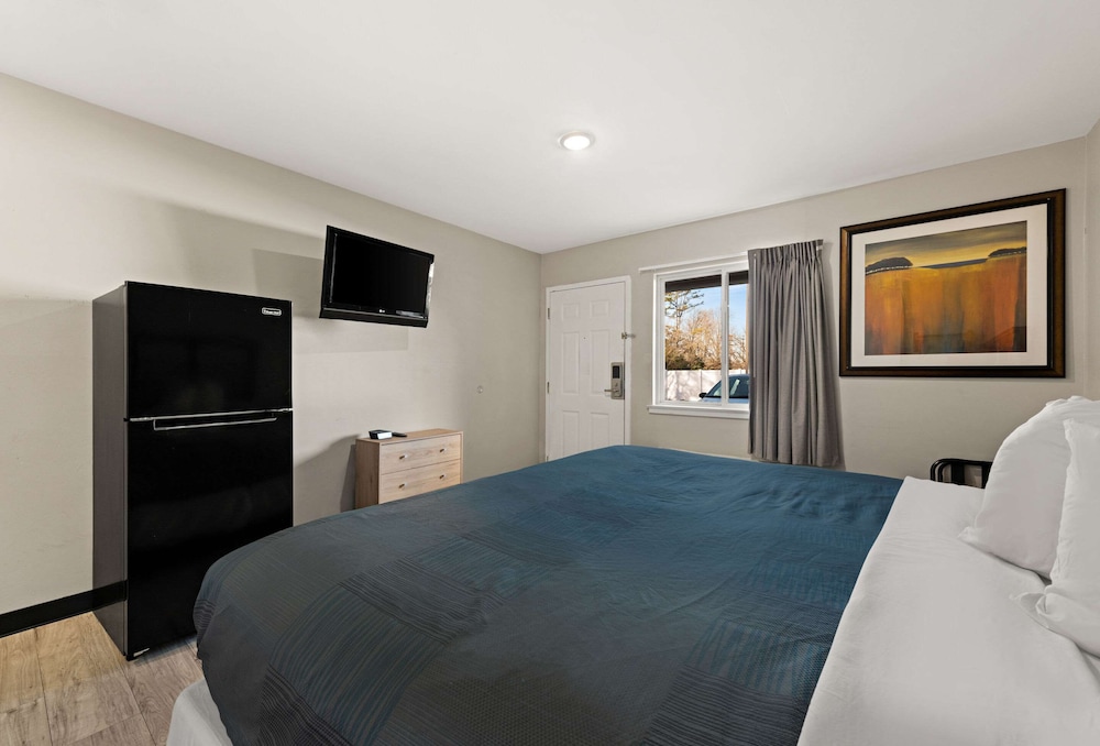 Standard Room, 1 Double Bed, Non Smoking - Photo 4