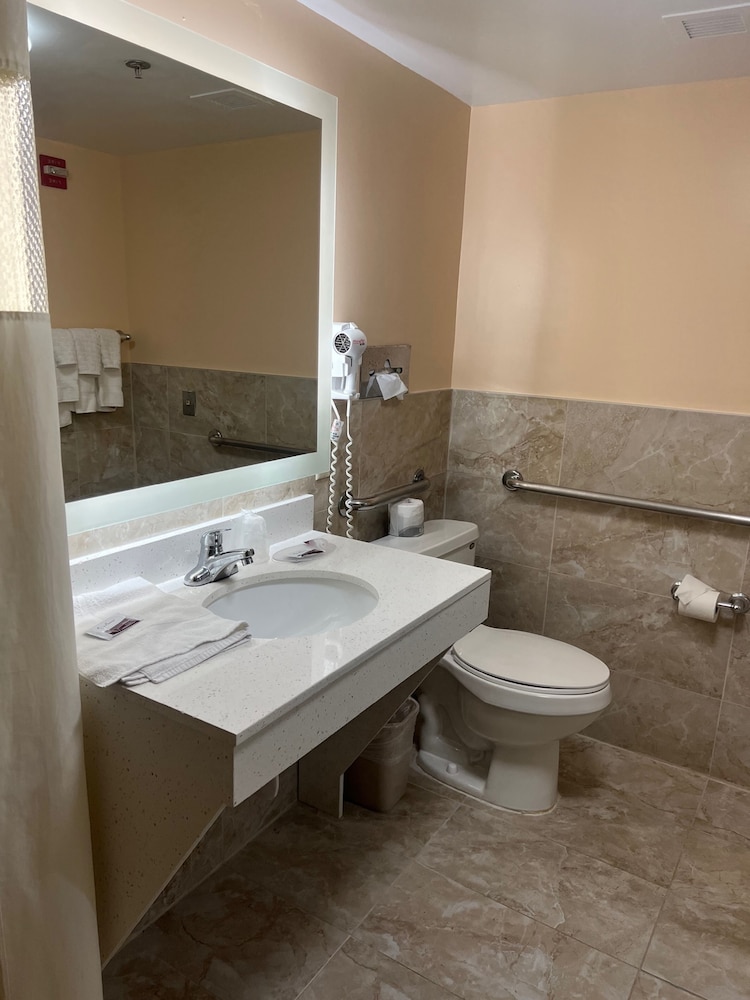Standard Room, 2 Queen Beds, Non Smoking, Refrigerator - Photo 1