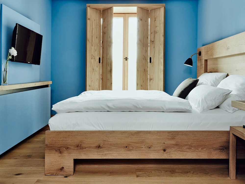 Classic Double Room, Garden View