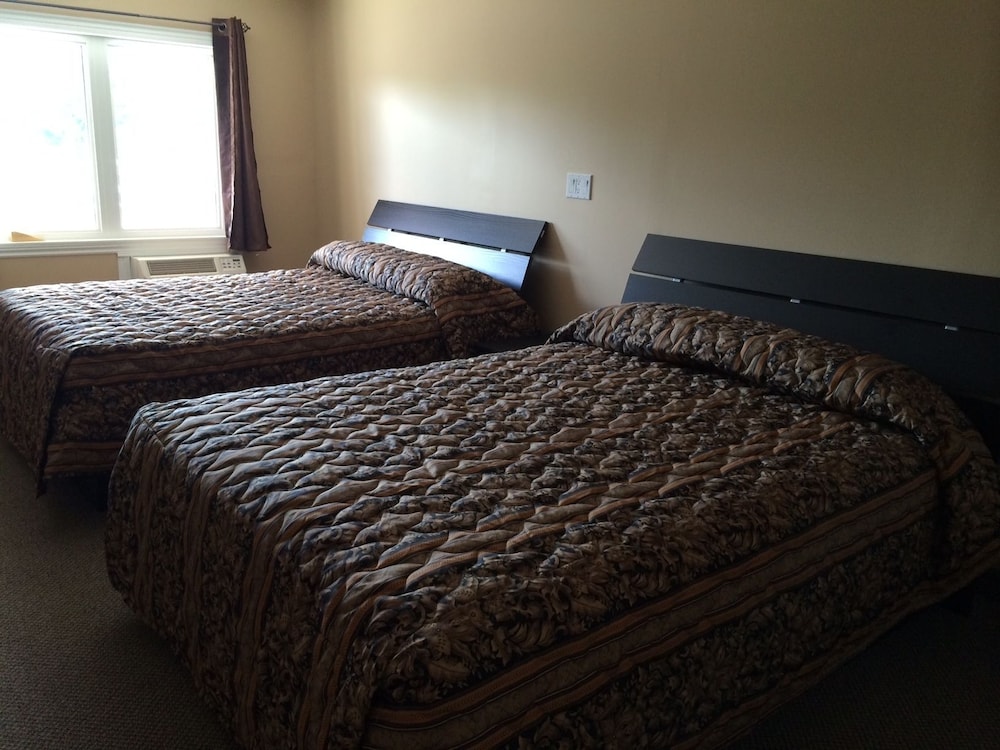Classic Room, 2 Queen Beds, Non Smoking photo 2