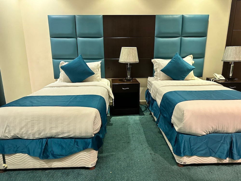 Twin Room - Photo 2