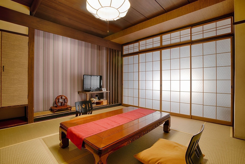 Traditional Room, Non Smoking, Partial Ocean View