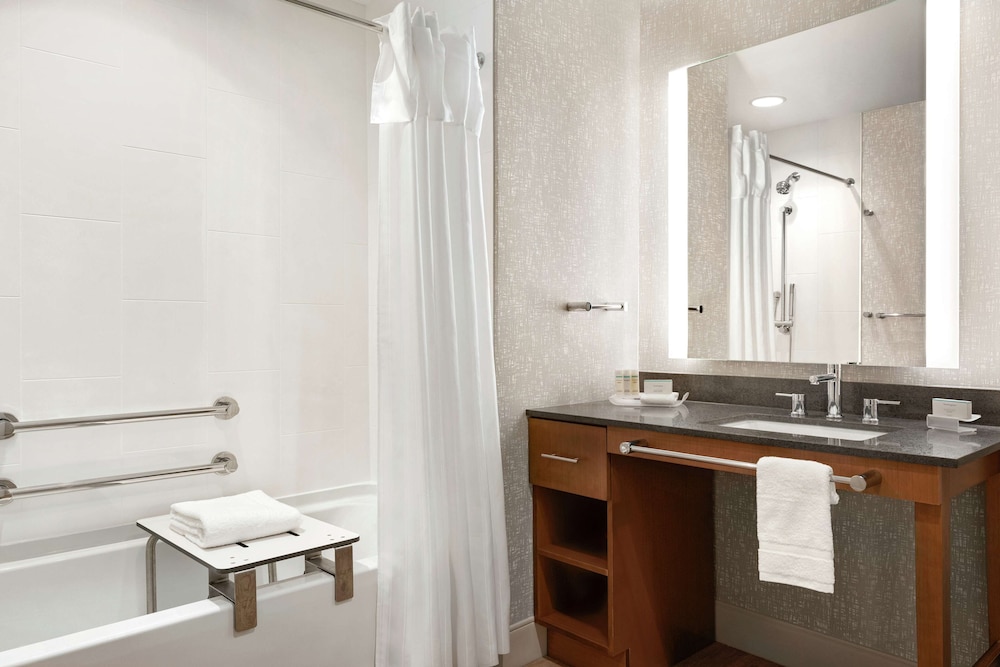 Suite, 1 King Bed, River Side (Bathtub) - Photo 4