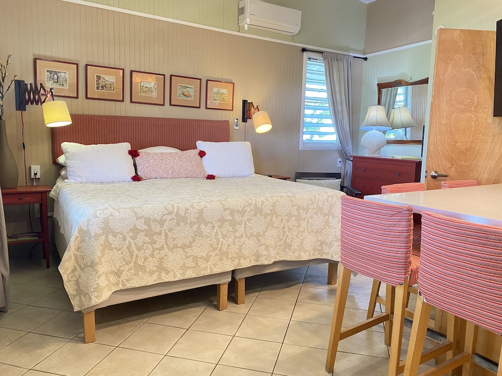 Cottage, 1 King Bed, Kitchen, Ocean View (Coco Palm)