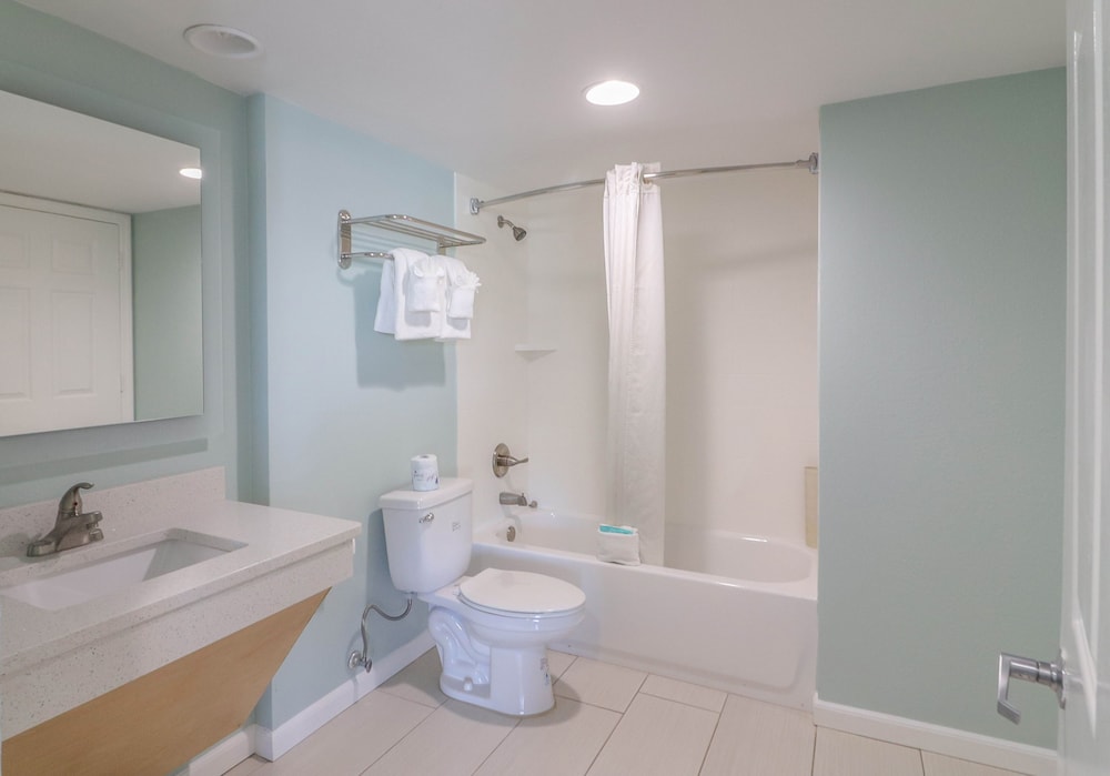 Standard Suite, 2 Queen Beds - Photo 6