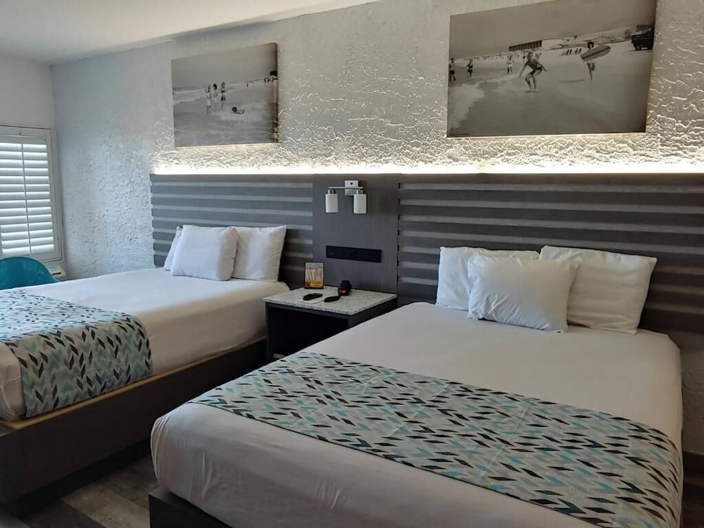 Standard Room, 2 Queen Beds, Ocean View