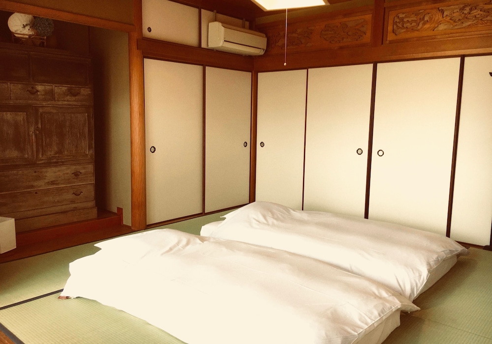 Traditional Studio Suite