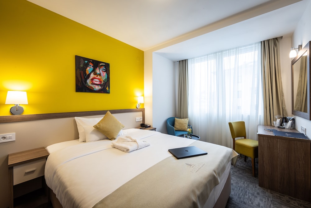 Superior Double or Twin Room - Photo 1