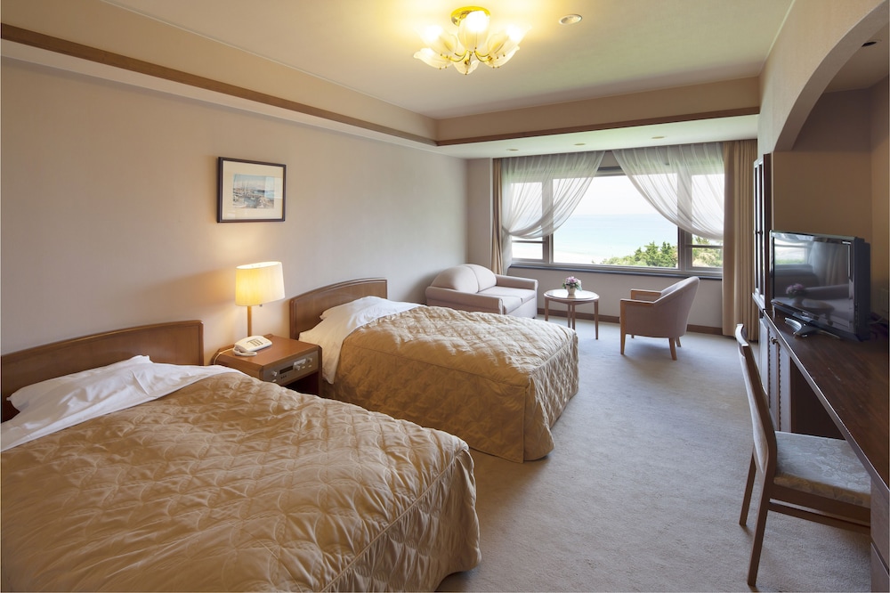 Twin Room, Ocean View, Main Building with Half Board, Non-Smoking photo 2