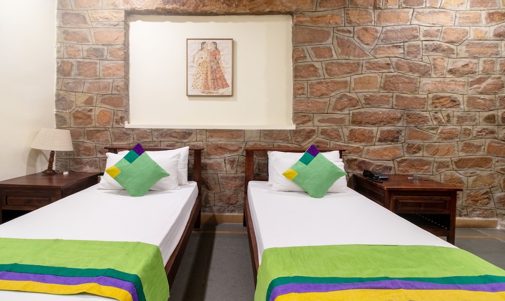 Standard Double or Twin Room - Photo 7