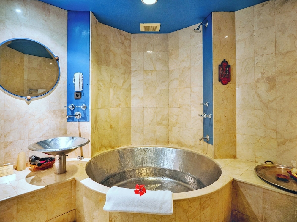 Raden Saleh Suite - Photo 2