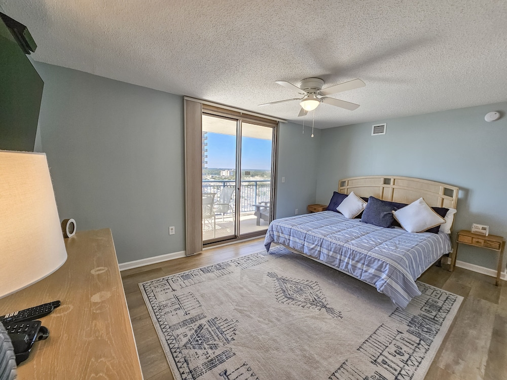 Condo, 2 Bedrooms