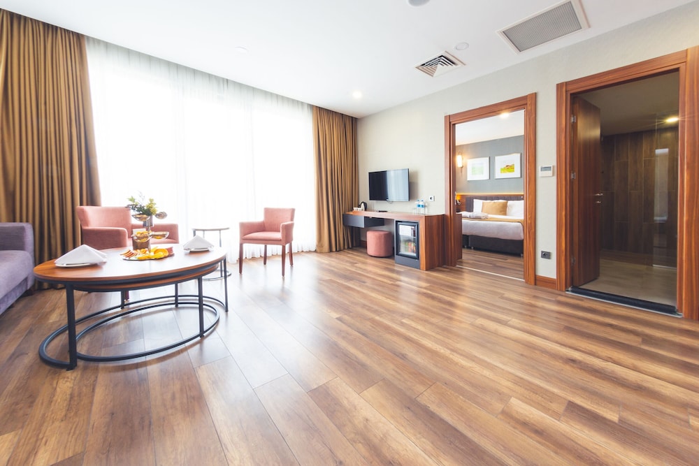 Junior Suite, Terrace photo 3