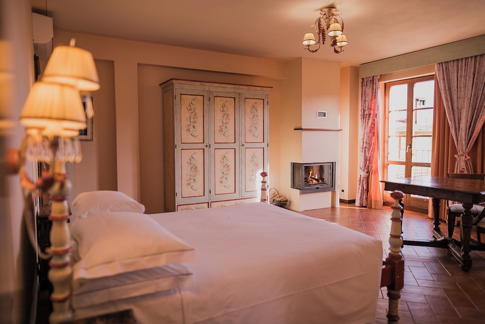 Suite - Photo 15