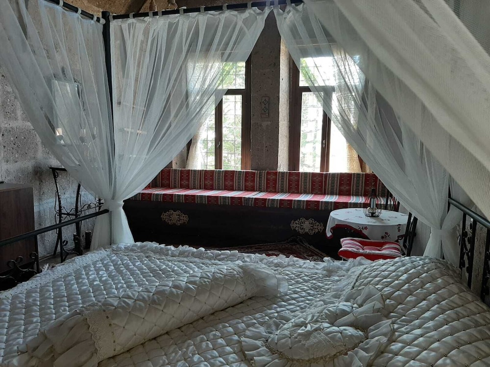 Traditional Room photo 2