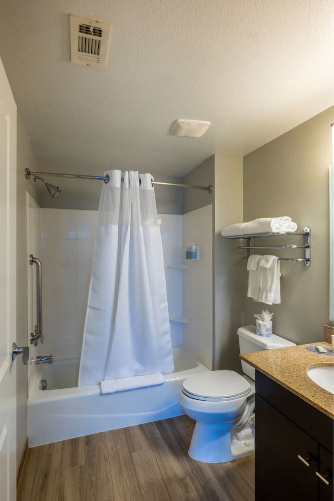 Executive Suite, Multiple Beds - Photo 2