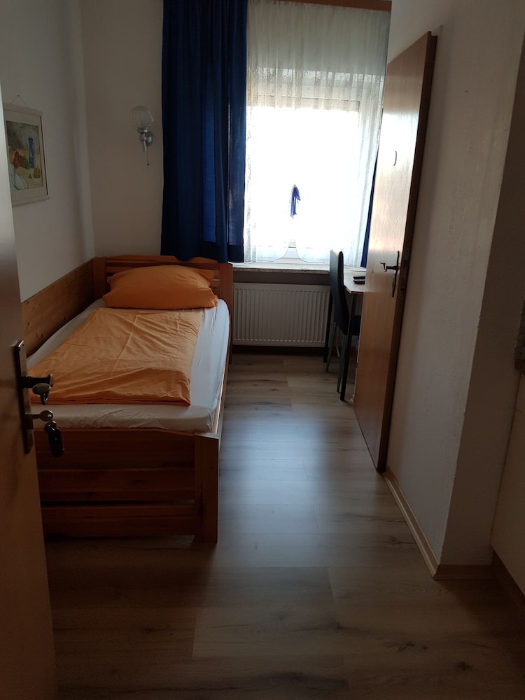 Single Room, Kitchenette