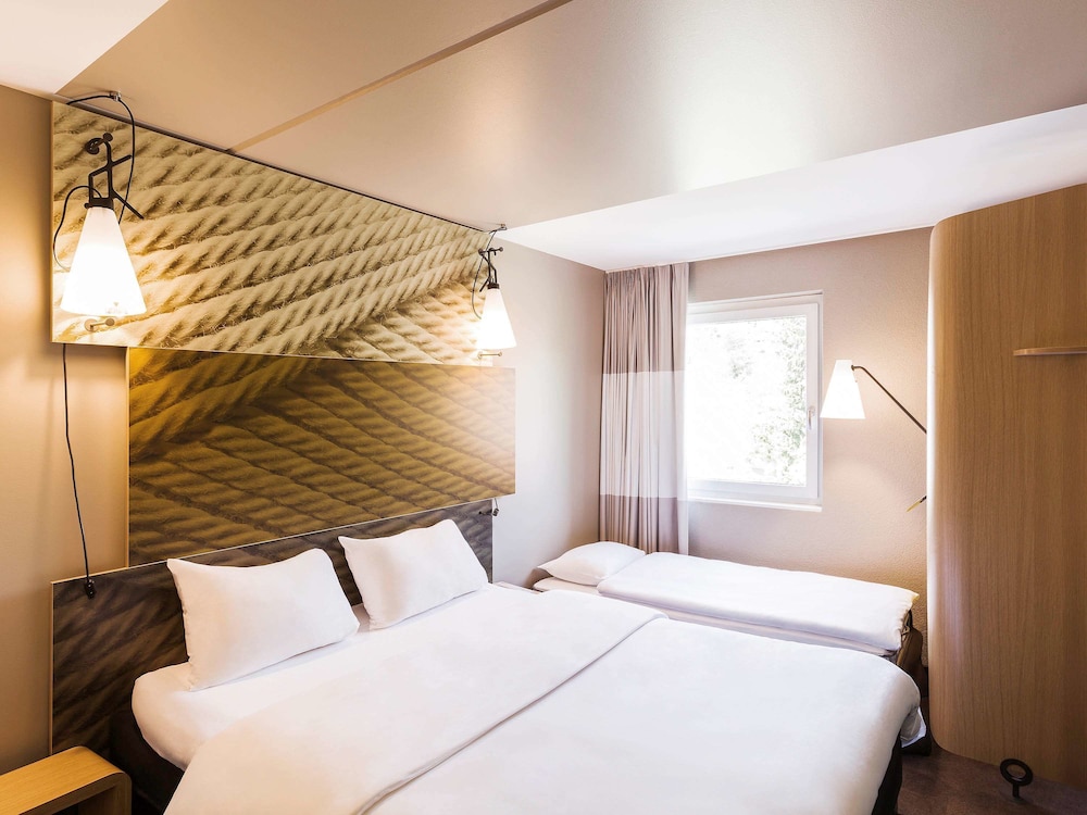 Room, Multiple Beds (New Sleep Easy Concept) - Photo 1