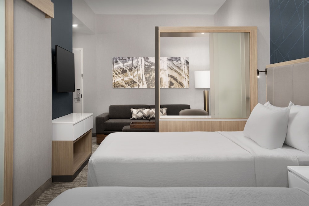 Suite, 2 Queen Beds - Photo 5