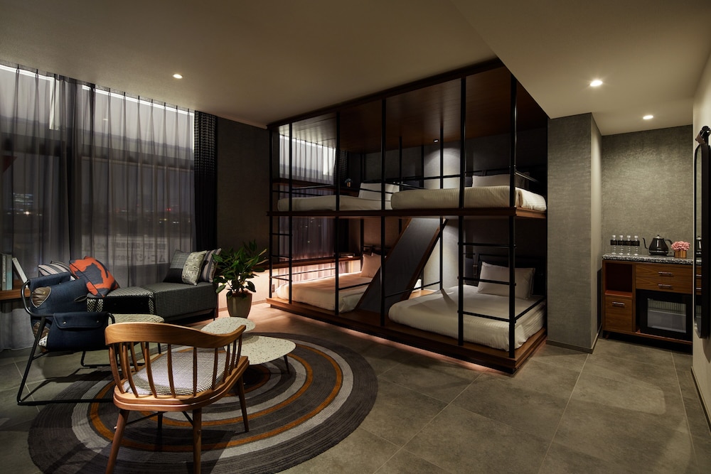 Lively Loft Room with Terrace photo 2
